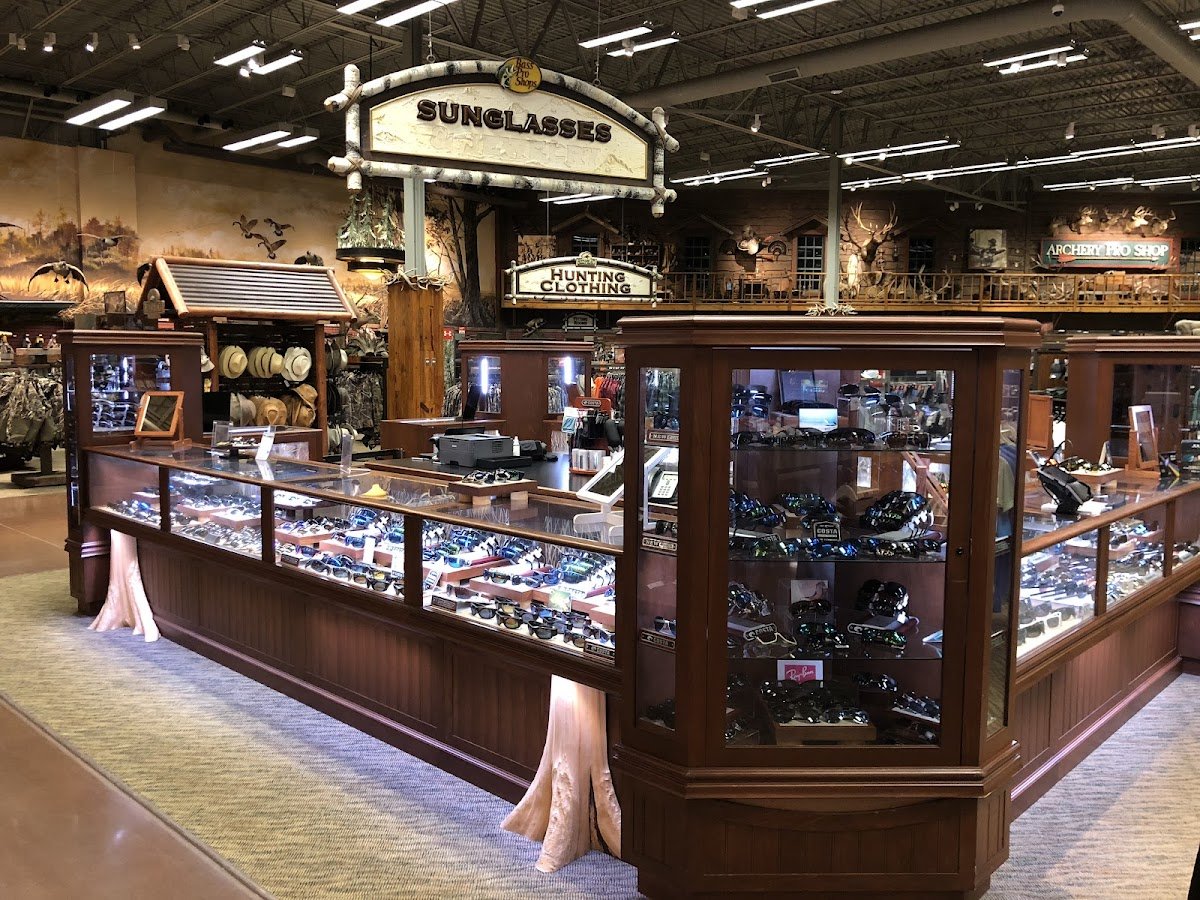 Bass Pro Shops - Photo 2