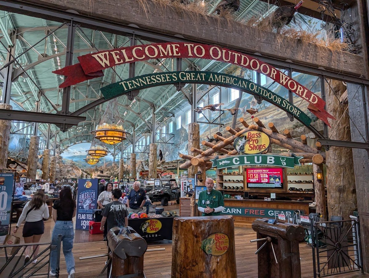 Bass Pro Shops - Photo 3