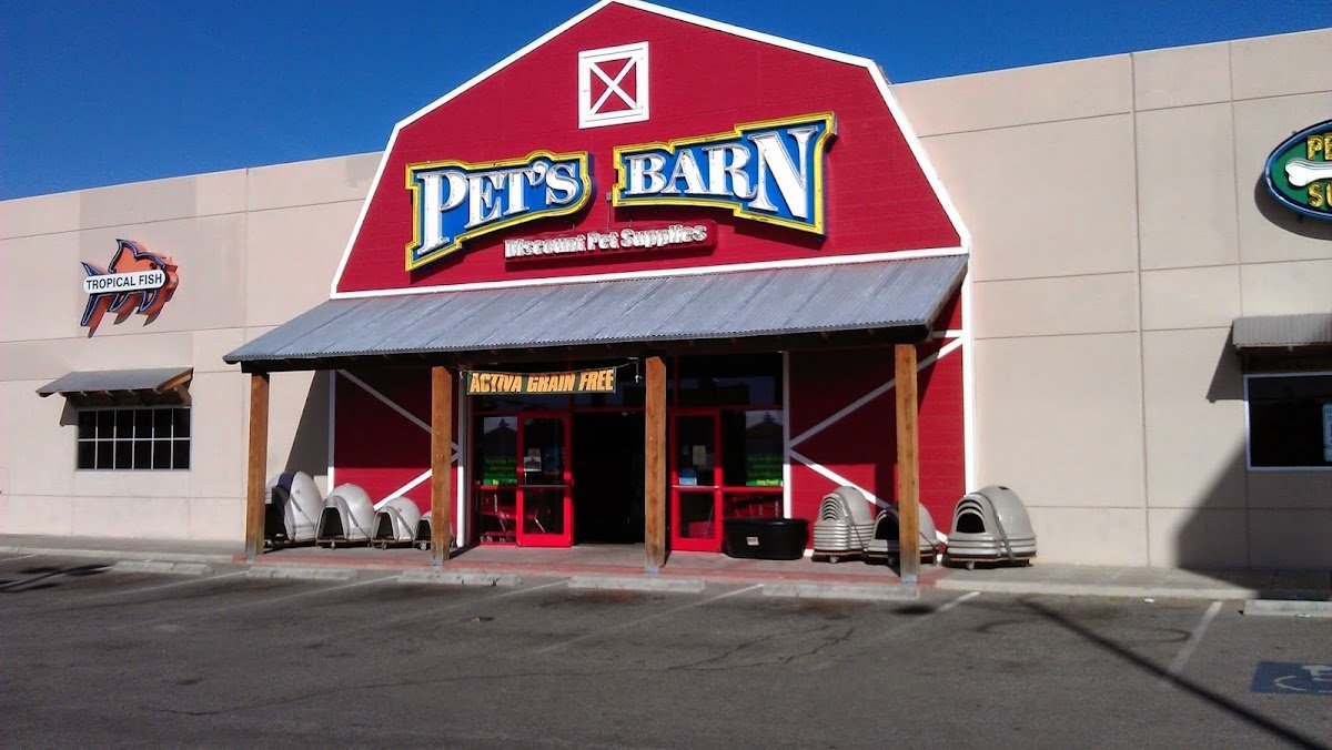 Pet's Barn - Photo 3