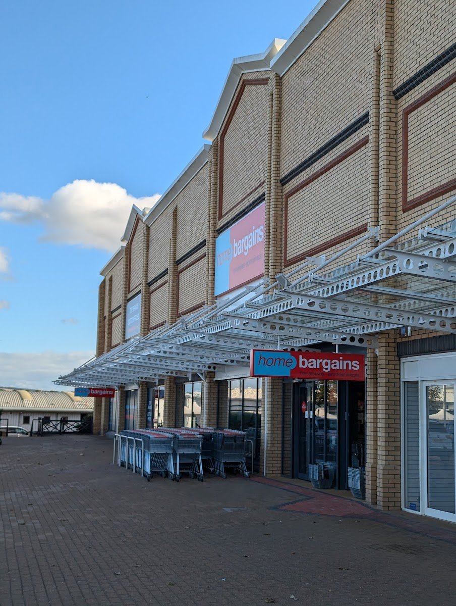 Home Bargains - Photo 2