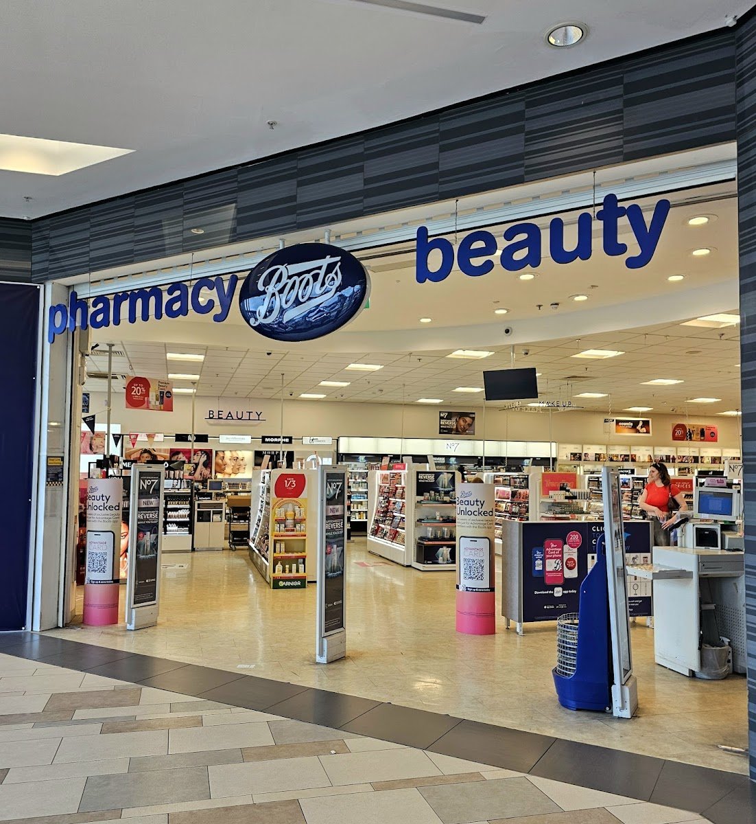 Boots - Photo 2