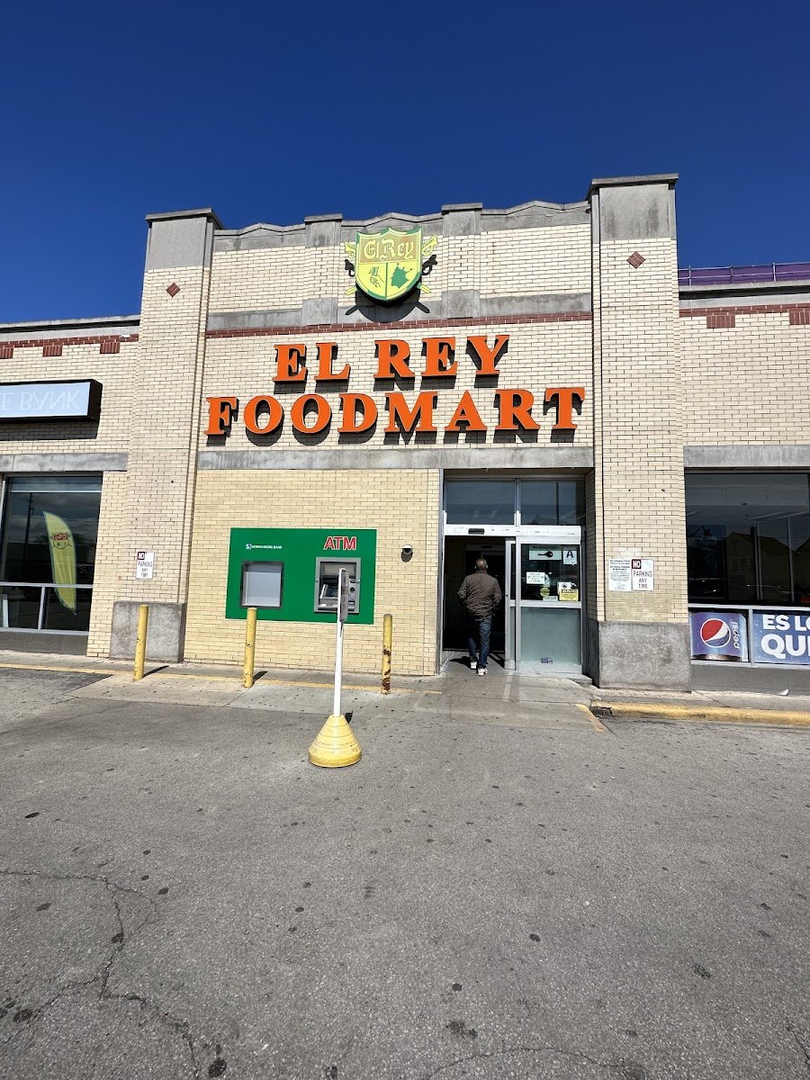 El Rey FoodMart - Photo 2