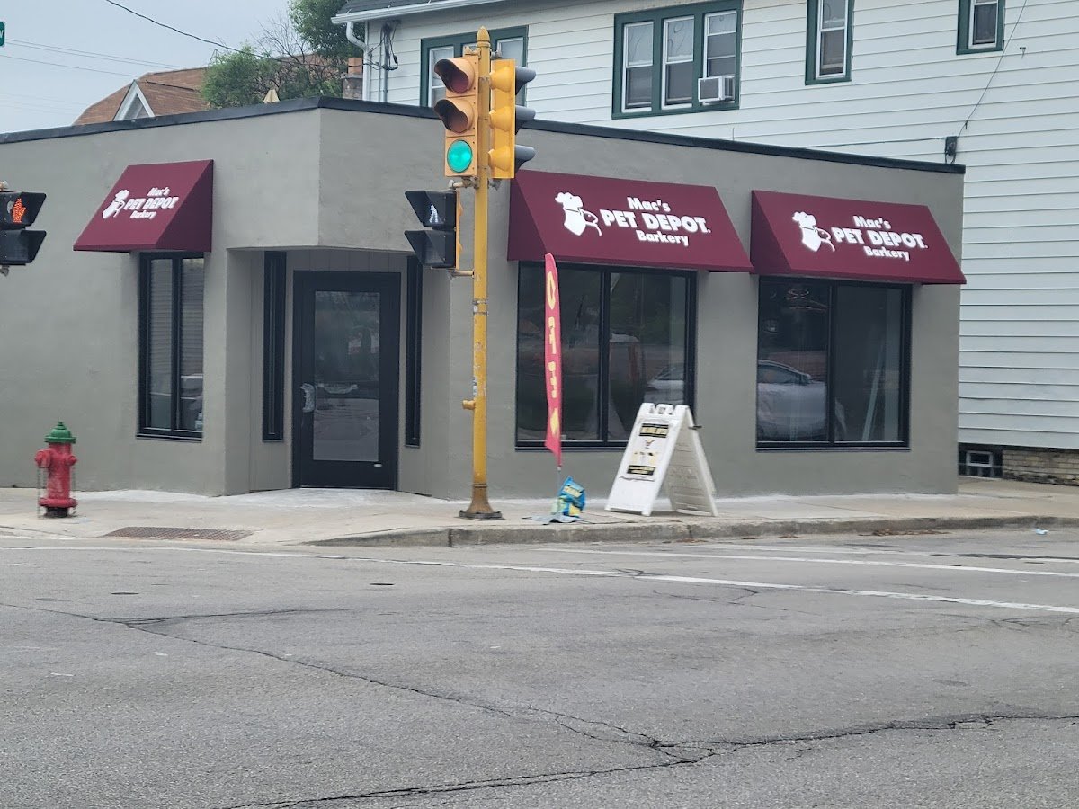 Mac's PET DEPOT Barkery - Photo 2