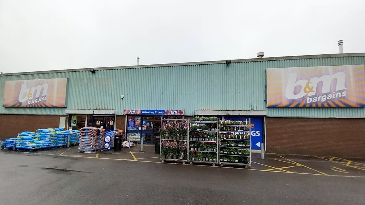 B&M Store - Photo 2