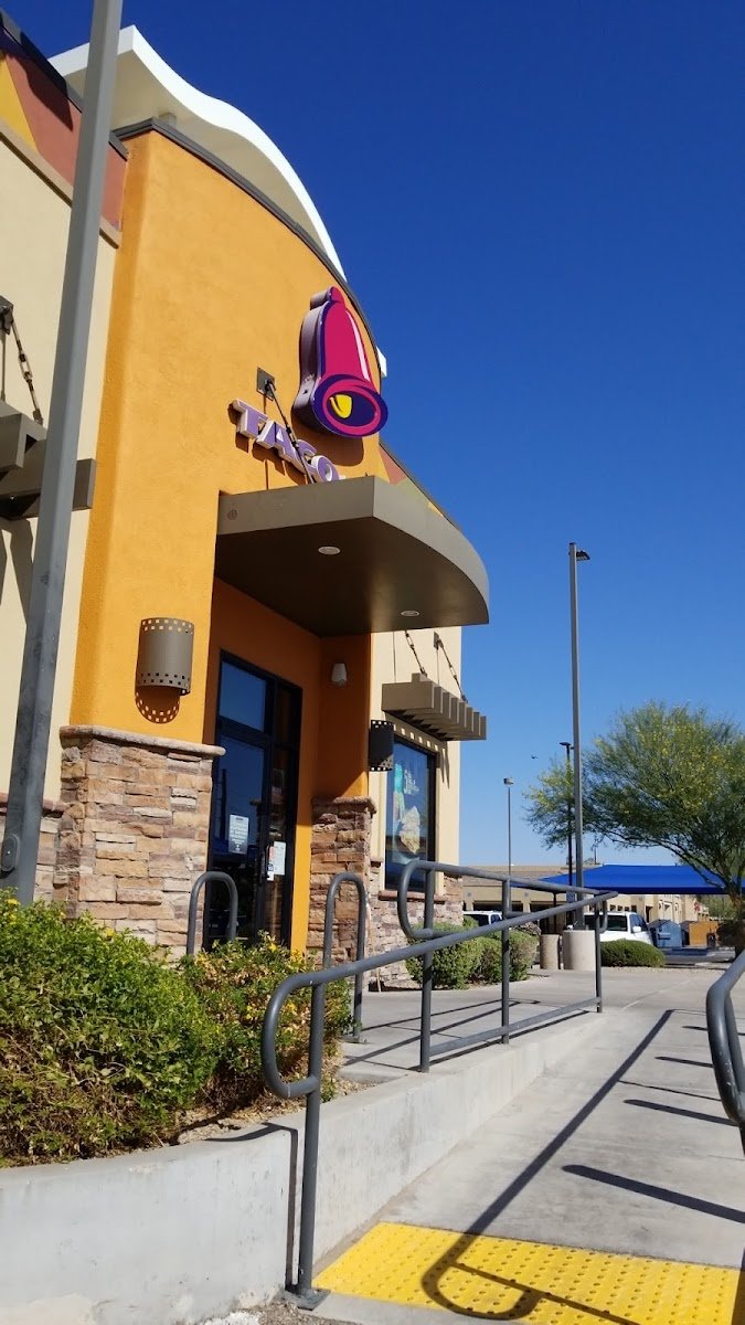 Oxford Plaza - Photo 4