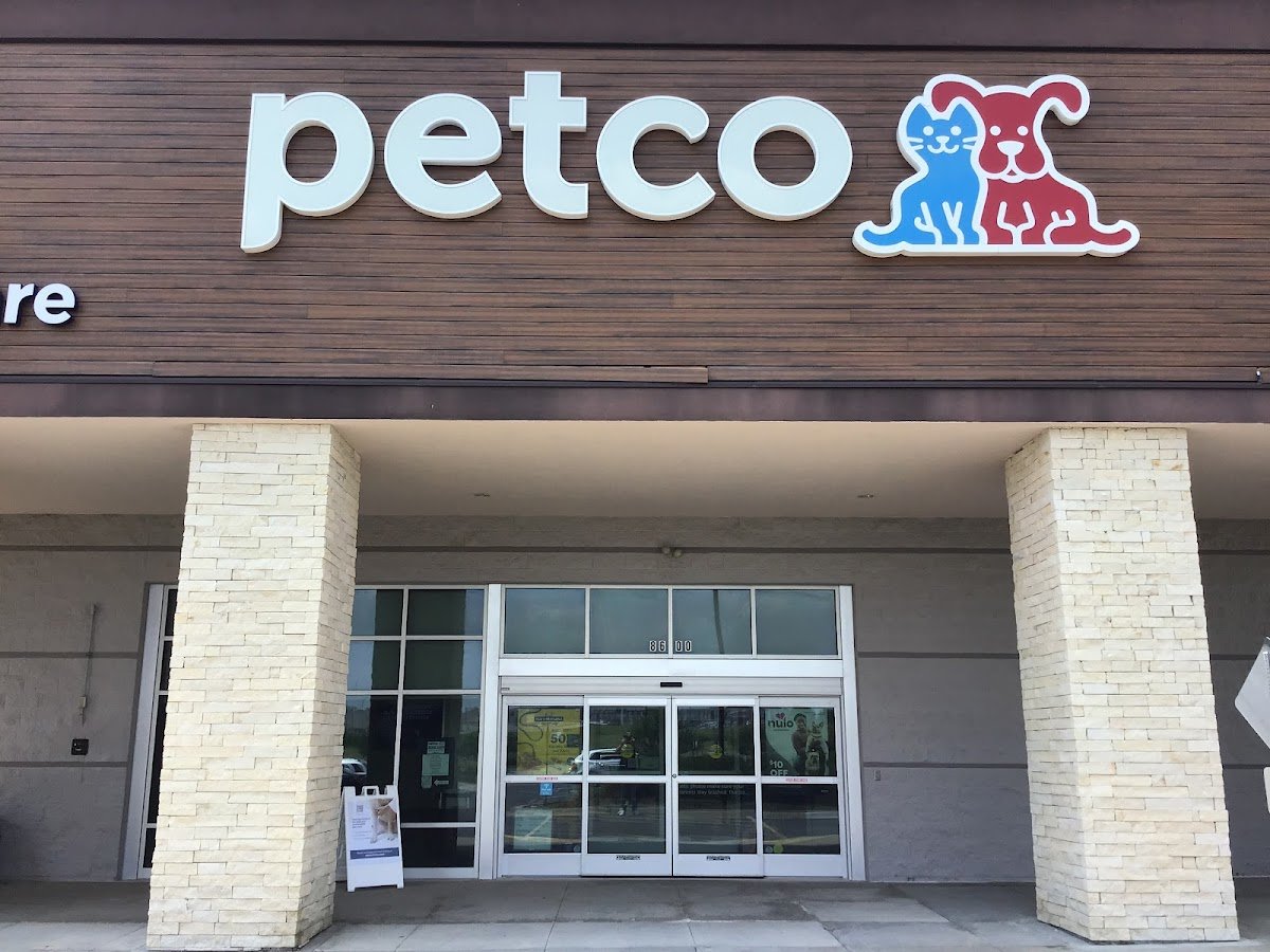 Petco - Photo 2