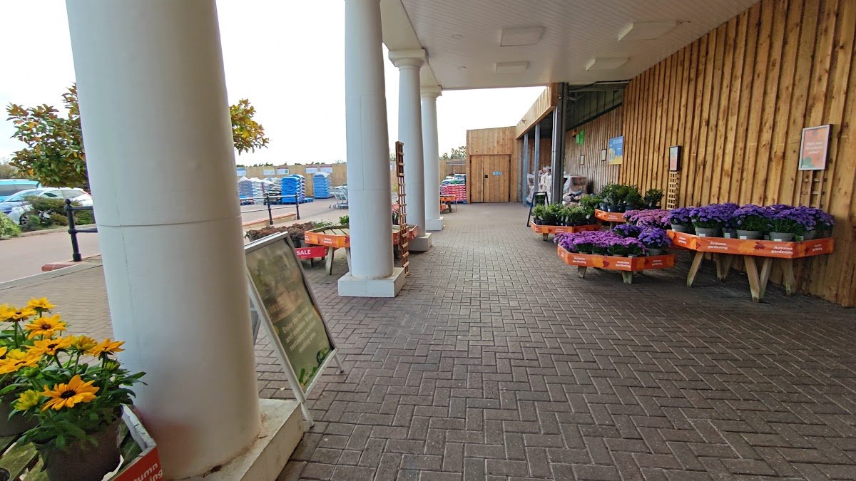 Dobbies Garden Centre Brighton - Photo 5