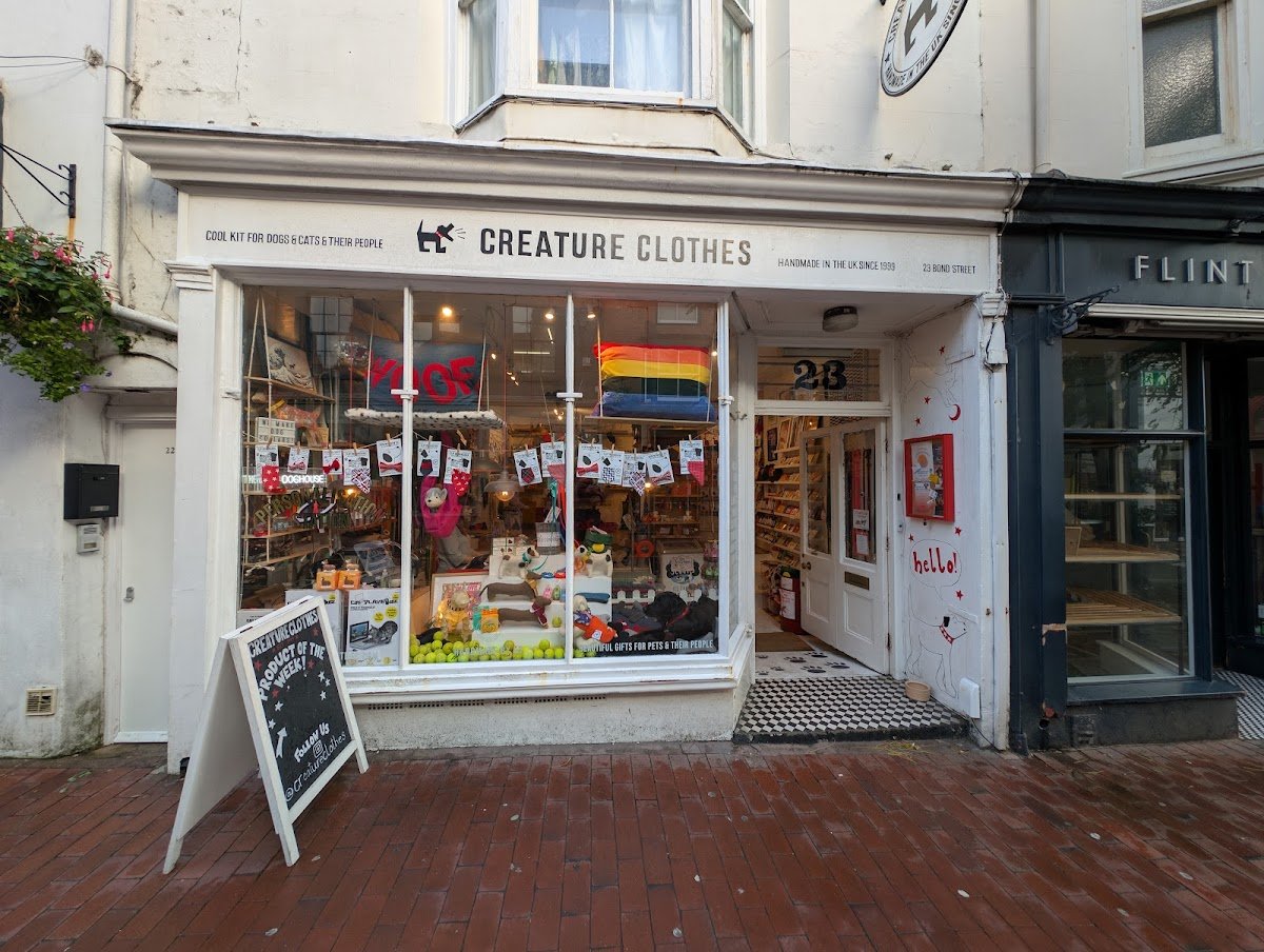 Creature Clothes Store - Photo 2