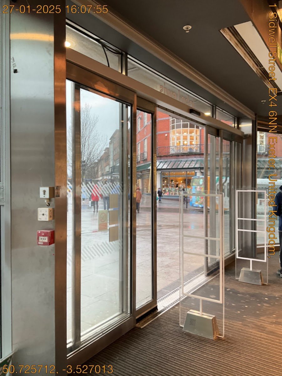John Lewis & Partners - Photo 2