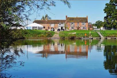 Lower Lode Inn - Pet Shop in Gloucester