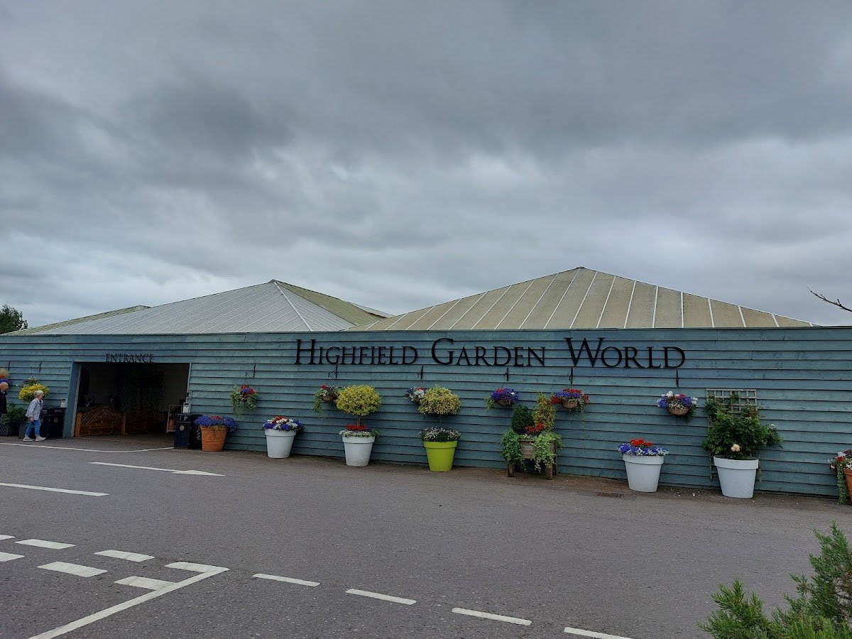 Highfield Garden World - Photo 3