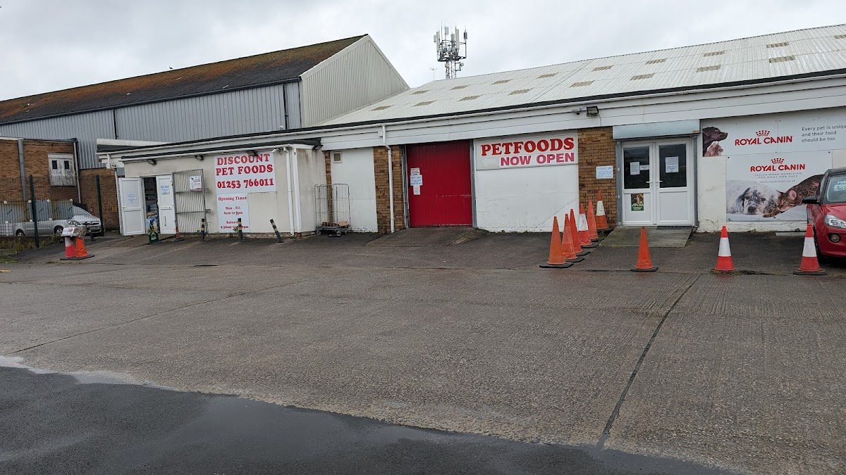 North West Discount Pet Foods - Photo 2
