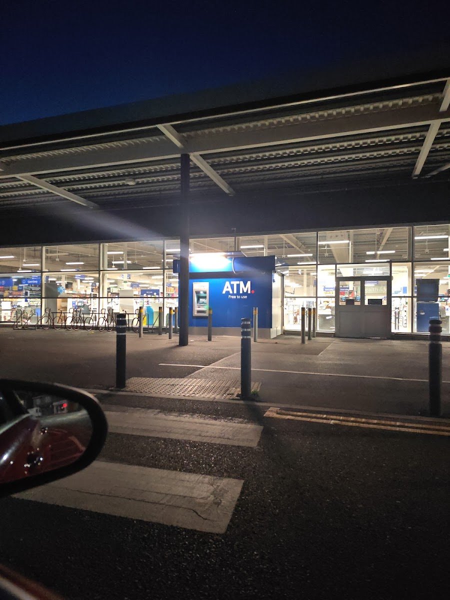 Tesco Superstore - Photo 2