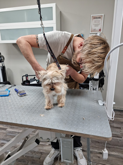 Michas Hundesalon - Tierhandlung in Köln