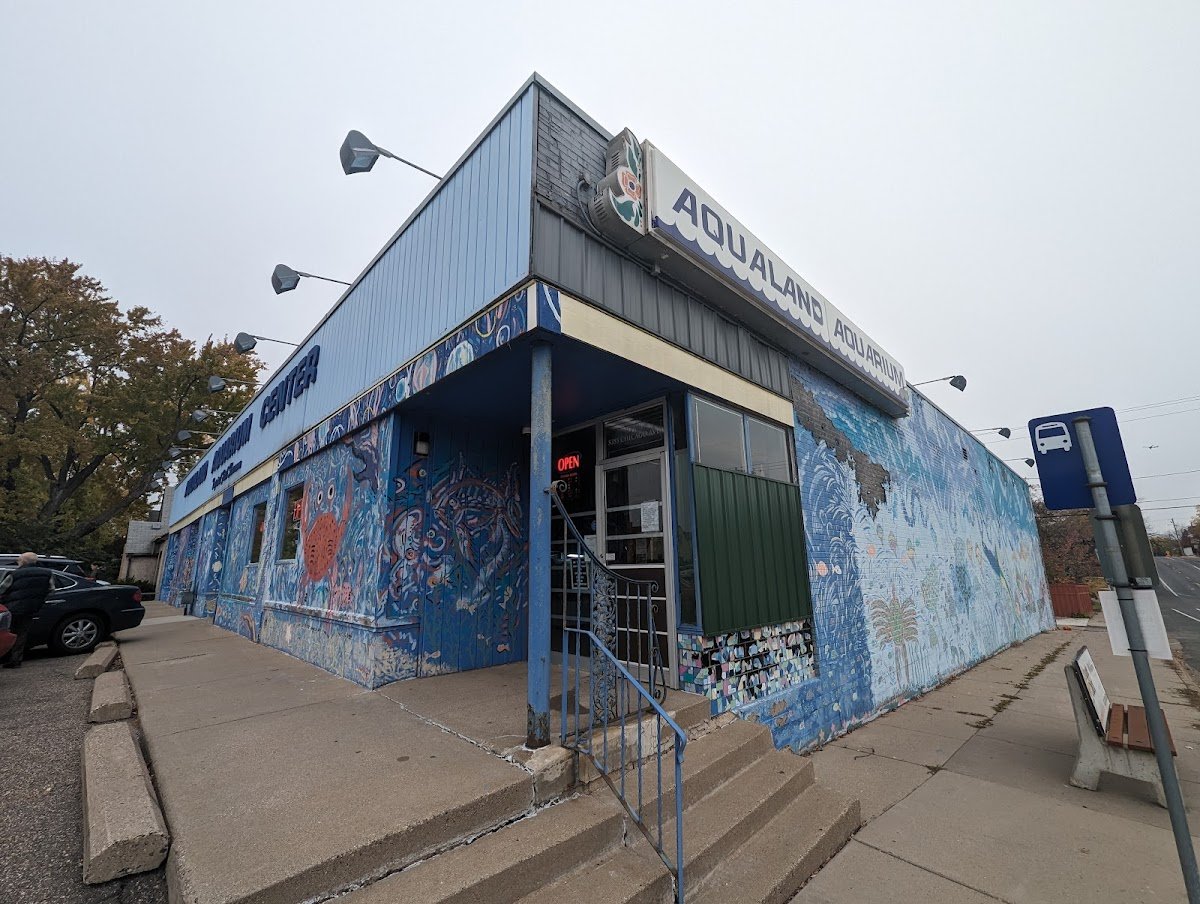 Aqualand Aquarium Center - Photo 2