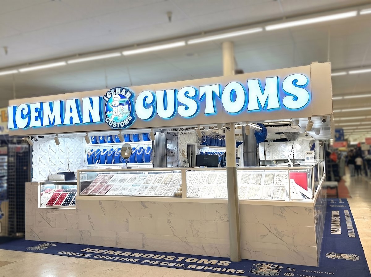 Tampa Mall - Photo 2