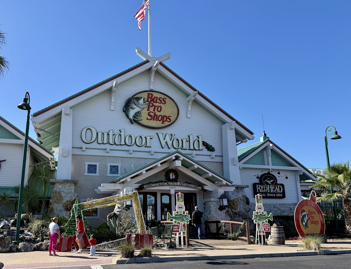 Bass Pro Shops - Photo 4