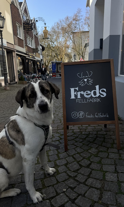 Freds Fellfabrik - Tierhandlung in Essen