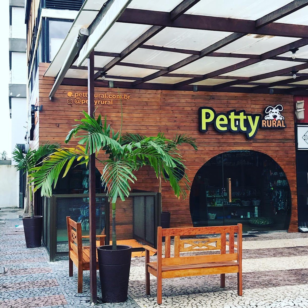 Petty Rural Petshop 