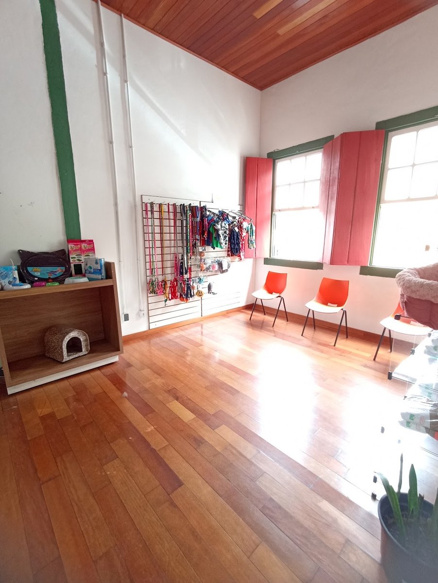 Clínica Veterinária Mundo Encãotado