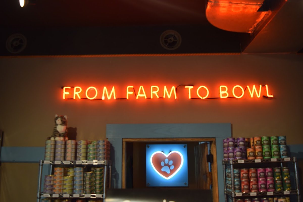 L&B Healthy Pet Markets - Montclair