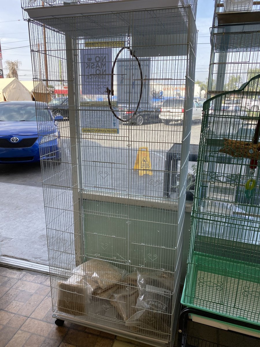 Carol's Pet Center - South Gate