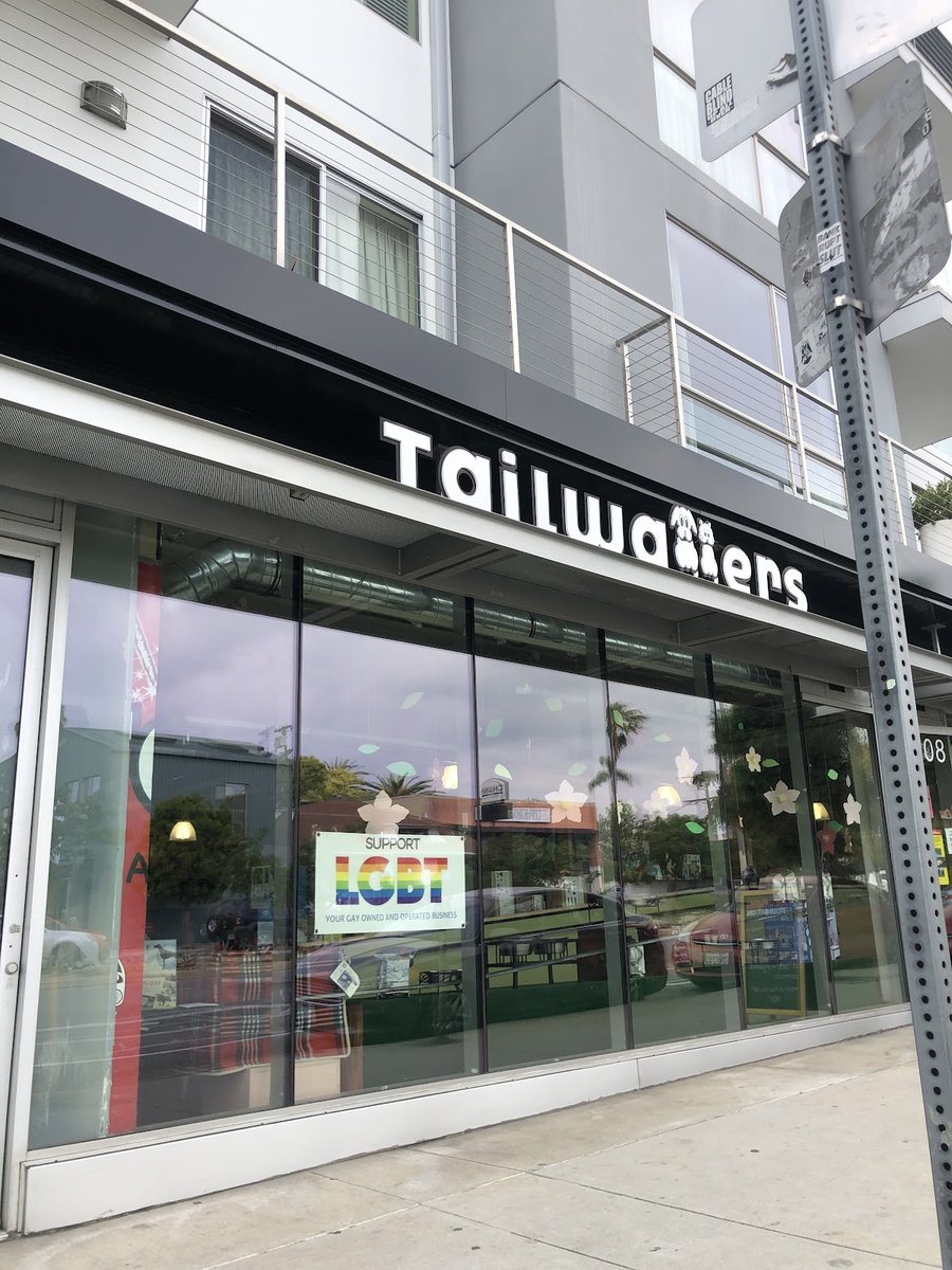 Tailwaggers West Hollywood - Pet Shop in Los Angeles
