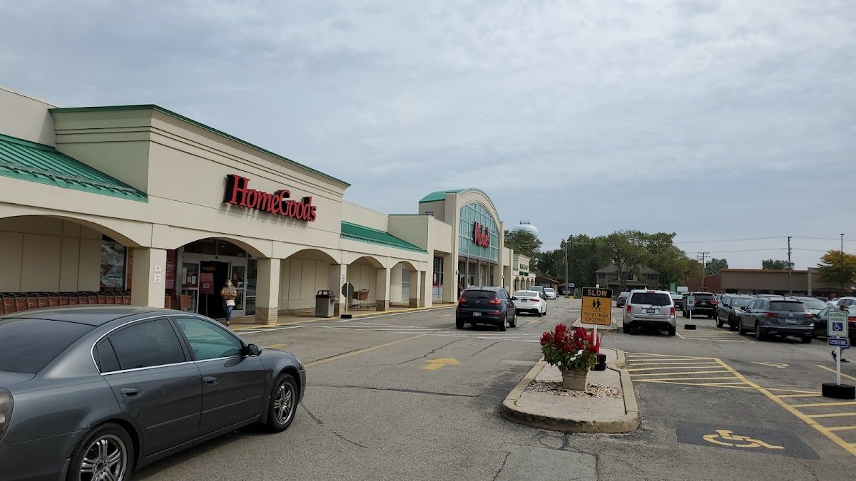 Village Plaza - Photo 5
