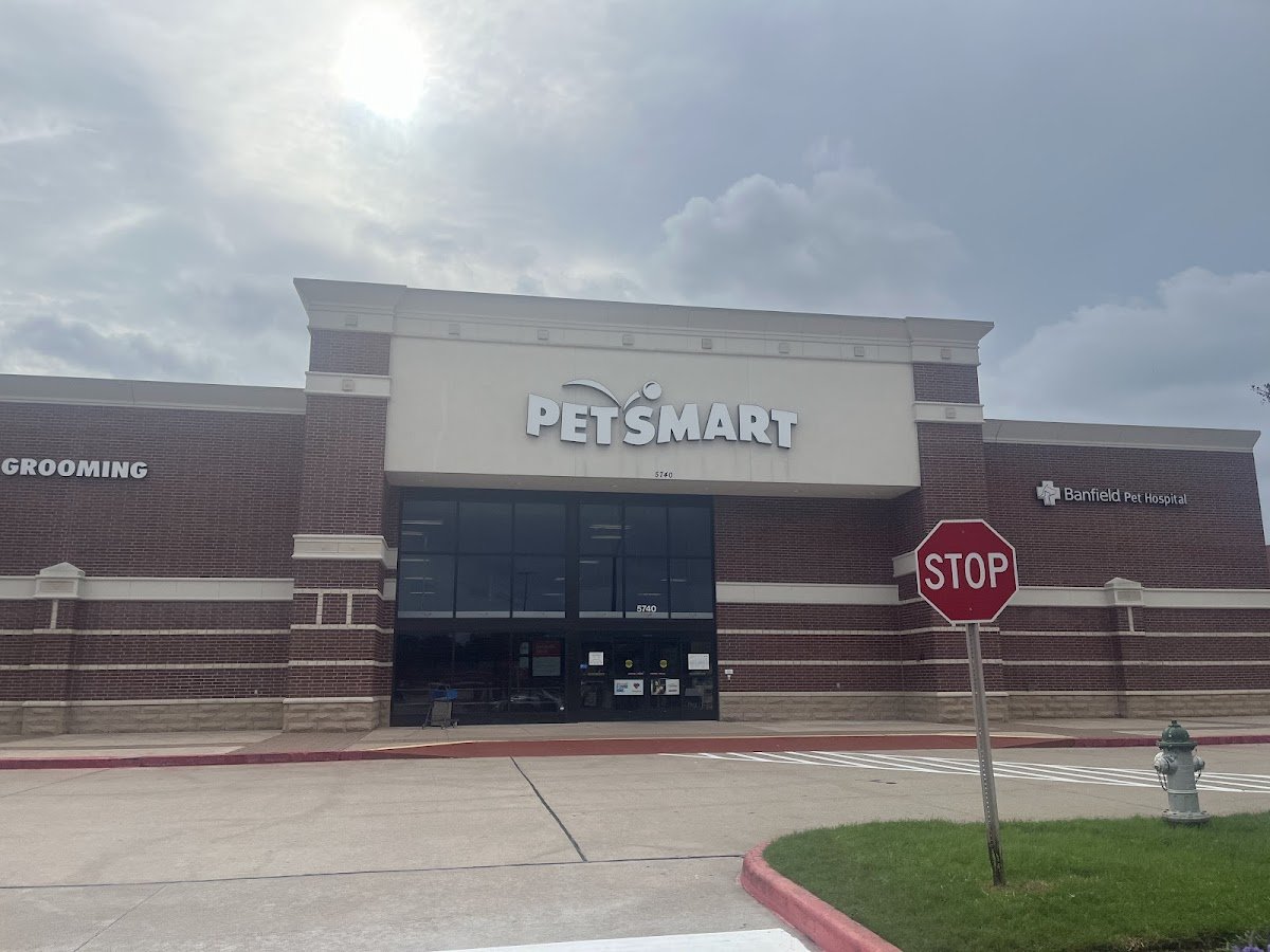 PetSmart - Photo 3