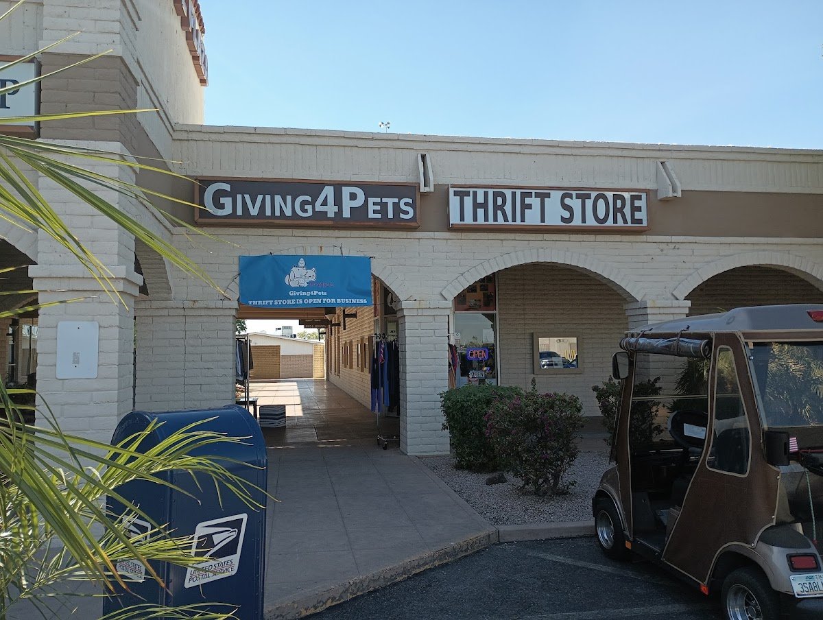 Giving4Pets Thrift Store - Photo 2