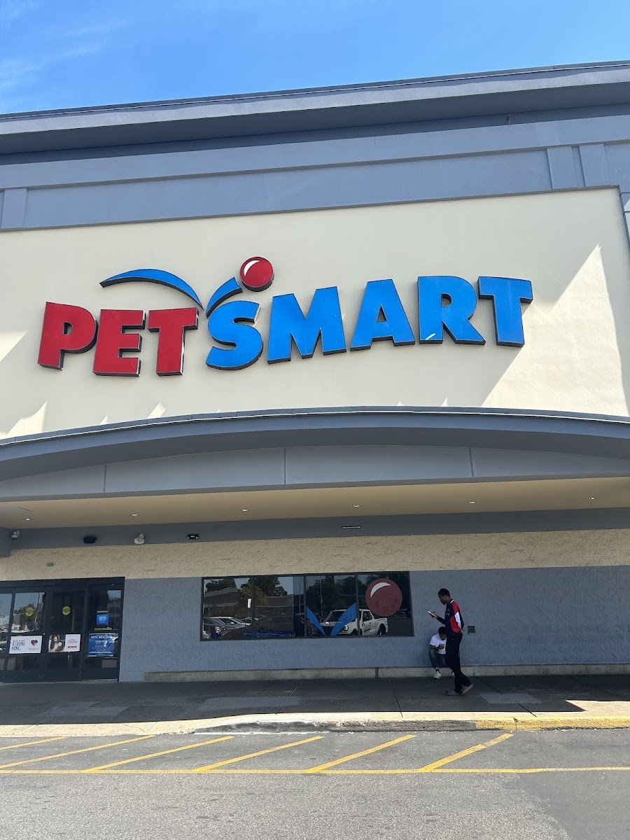 PetSmart - Photo 3