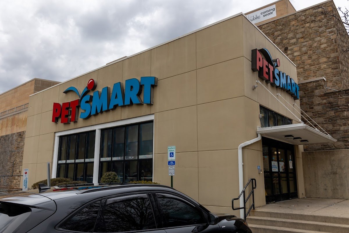 PetSmart - Photo 2