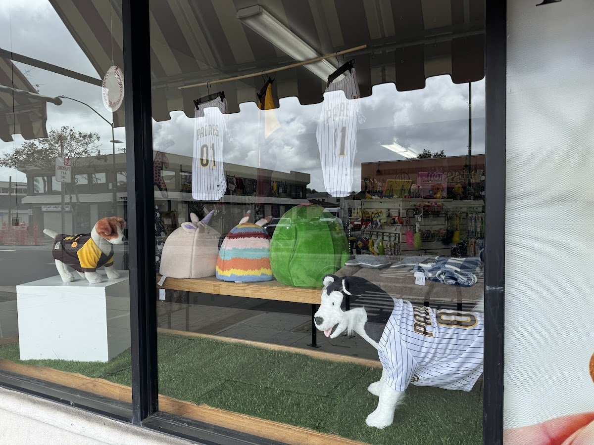 Original Paw Pleasers Dog Bakery - Photo 2