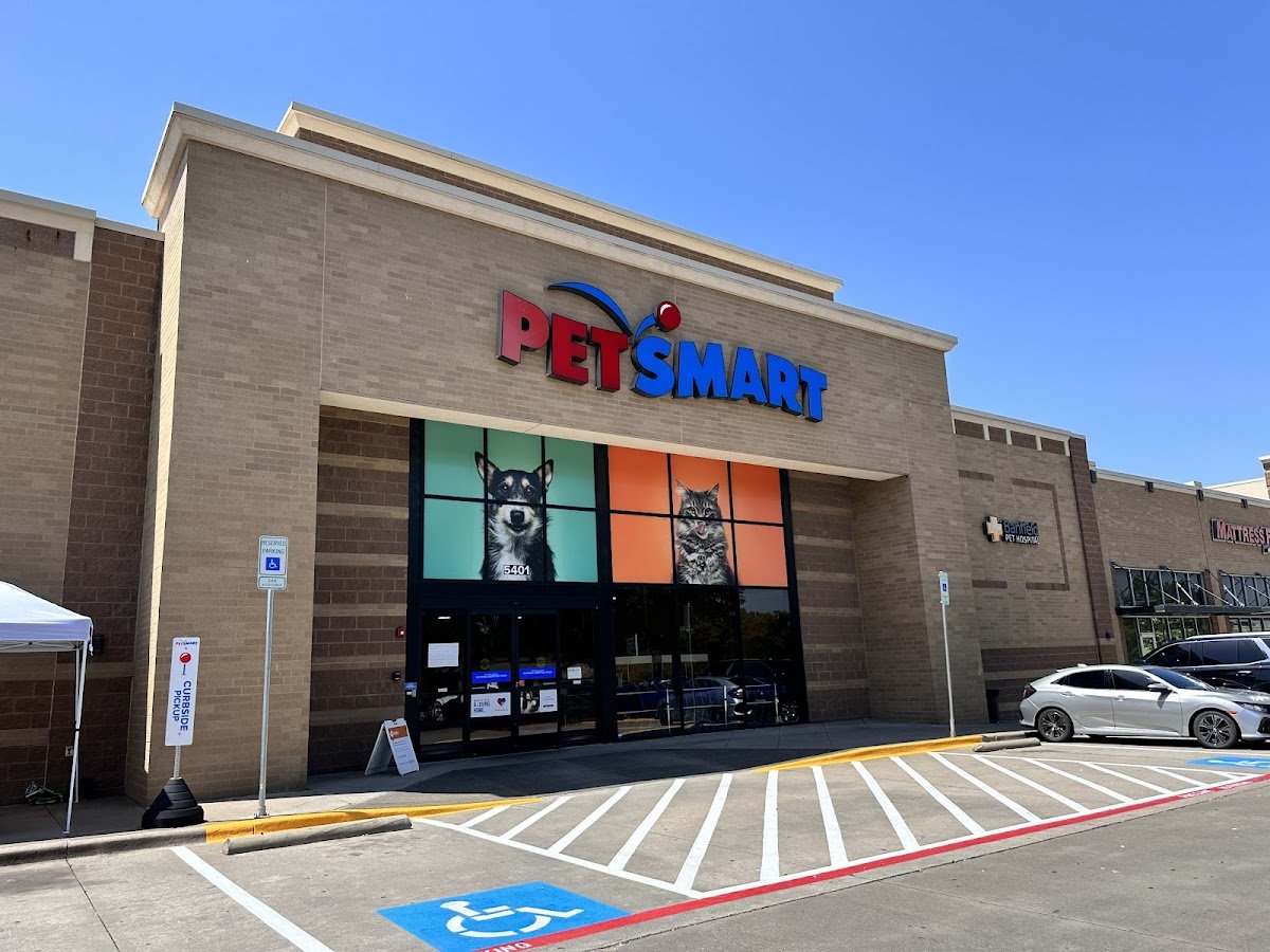 PetSmart - Photo 4
