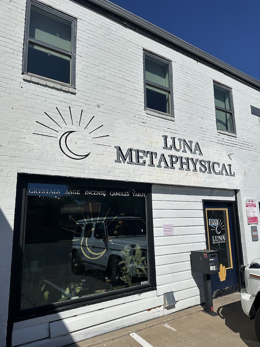Luna Metaphysical - Photo 2