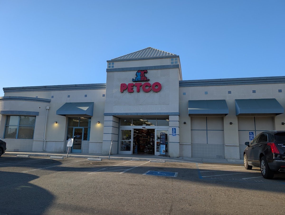 Petco - Photo 2
