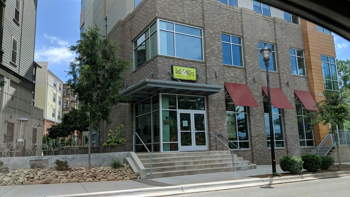 Pet Palace - Charlotte - Photo 2