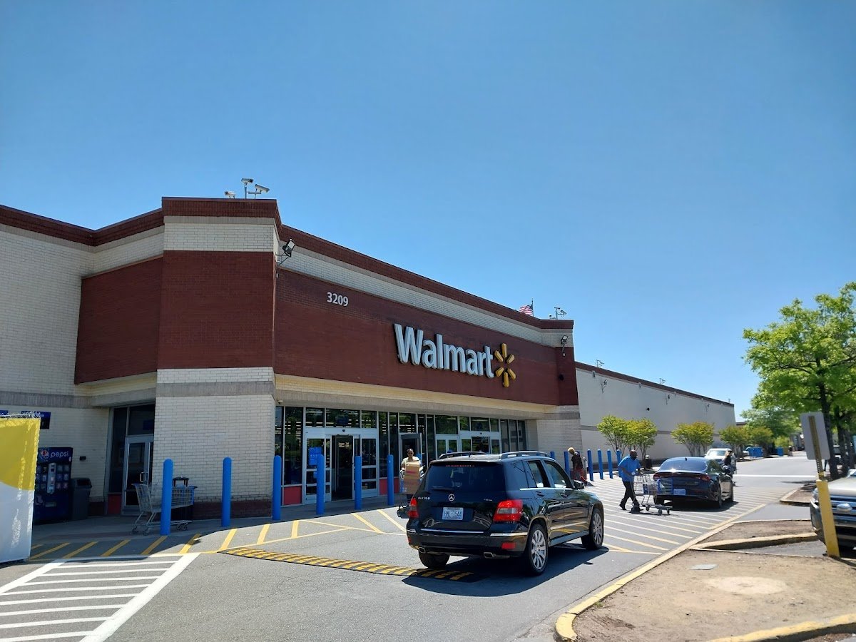 The Arboretum Shopping Center - Photo 4