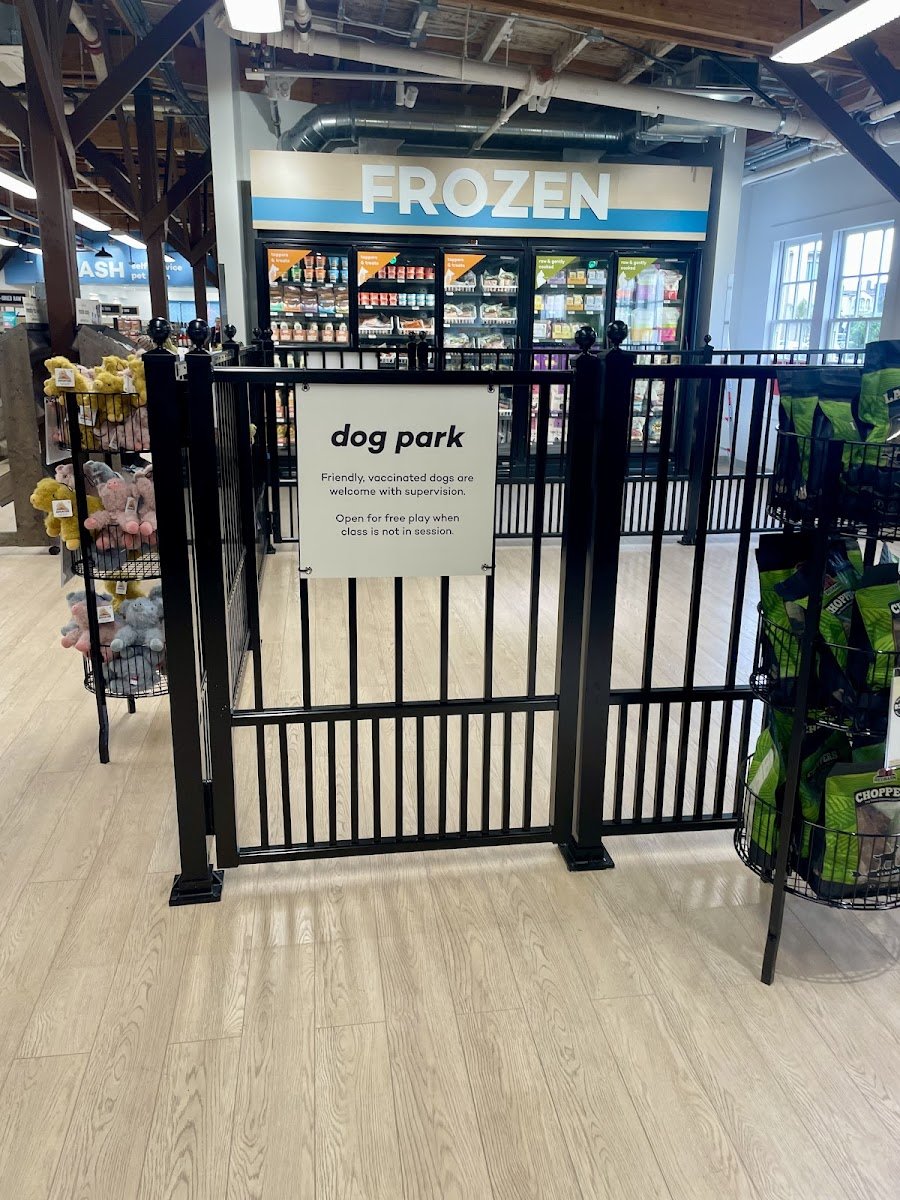 Pet Food Express - Photo 2