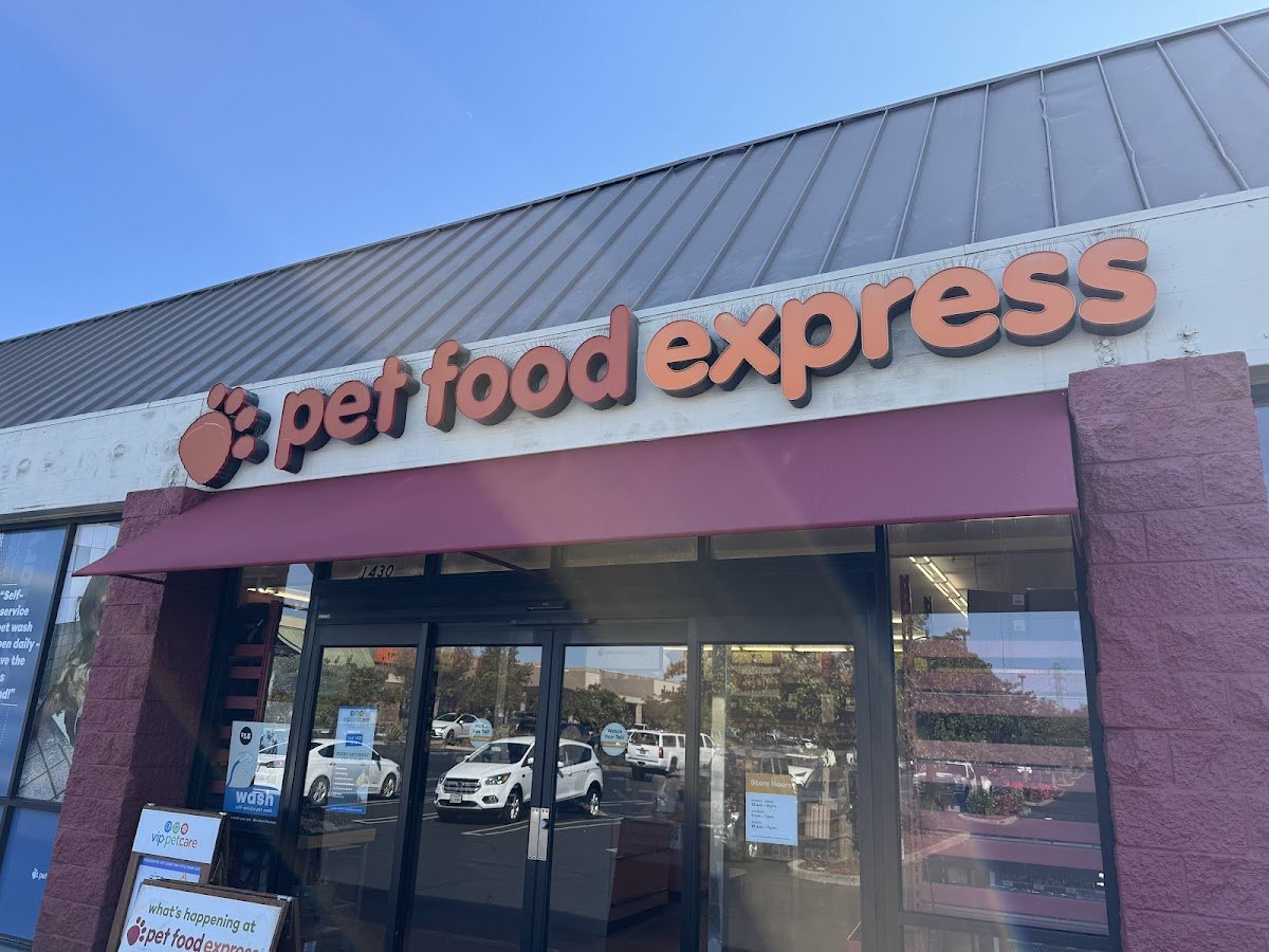 Pet Food Express - Photo 2