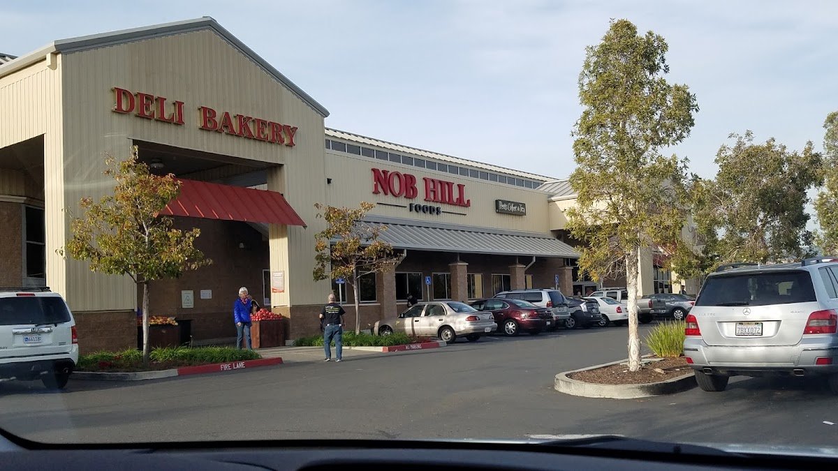 Bridgeside Shopping Center - Photo 3