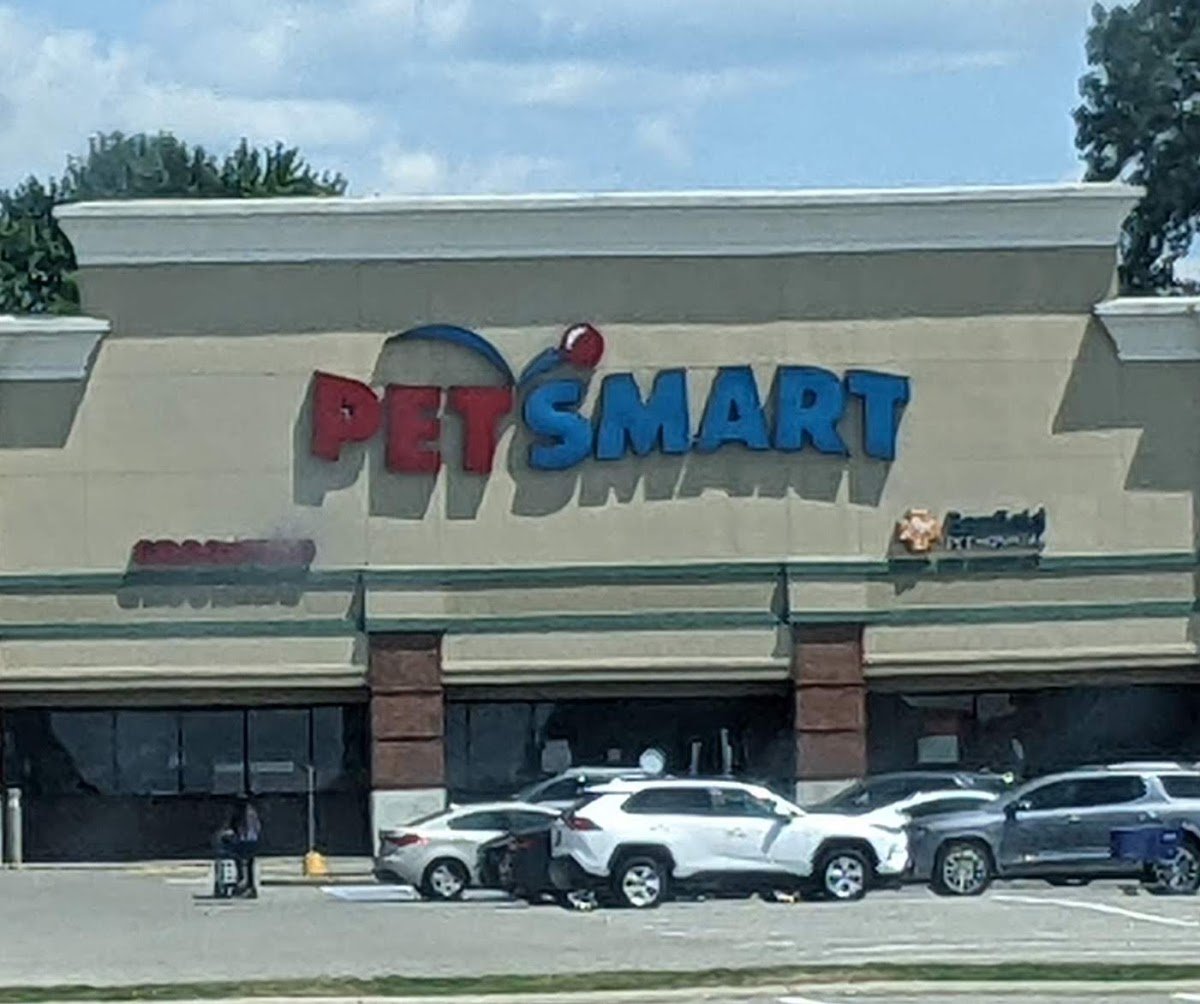 PetSmart - Photo 2