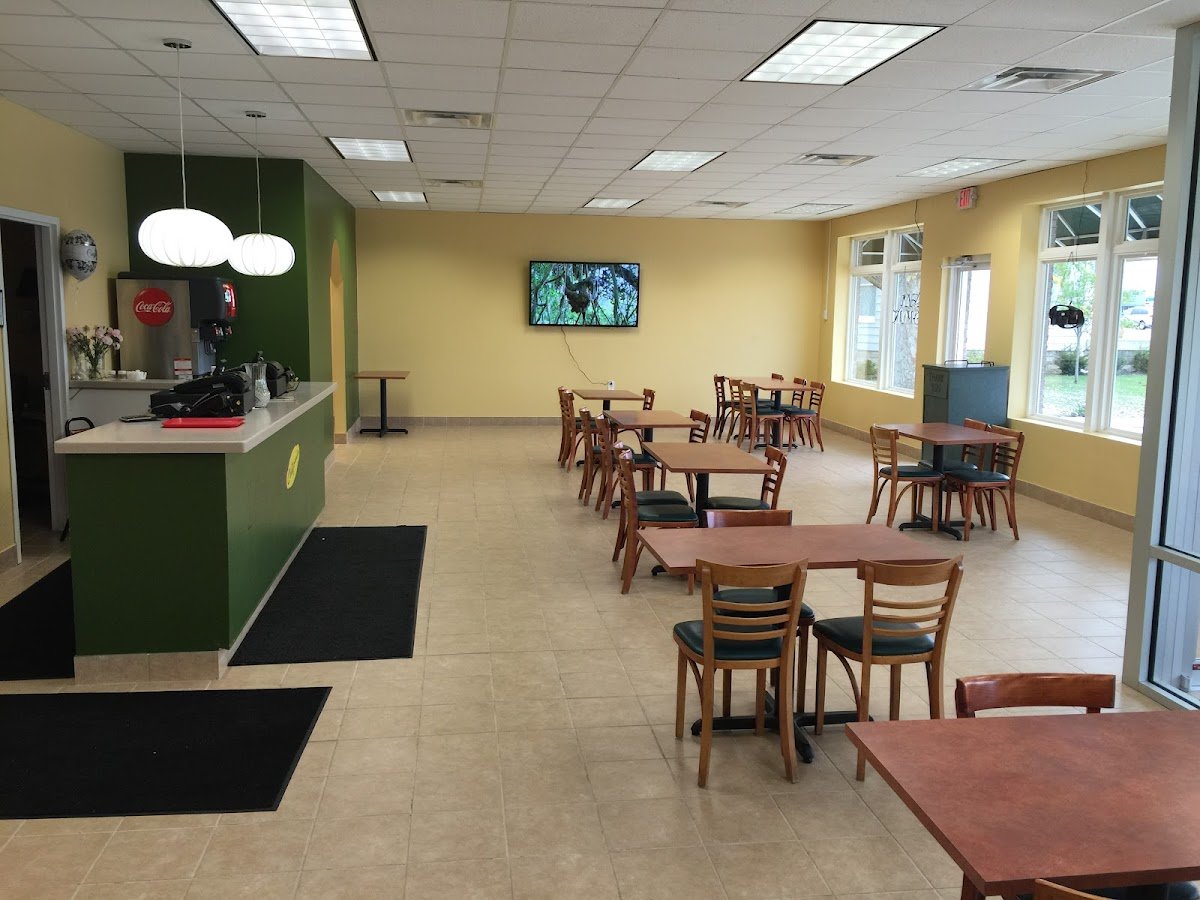 Georgetown Plaza - Photo 2