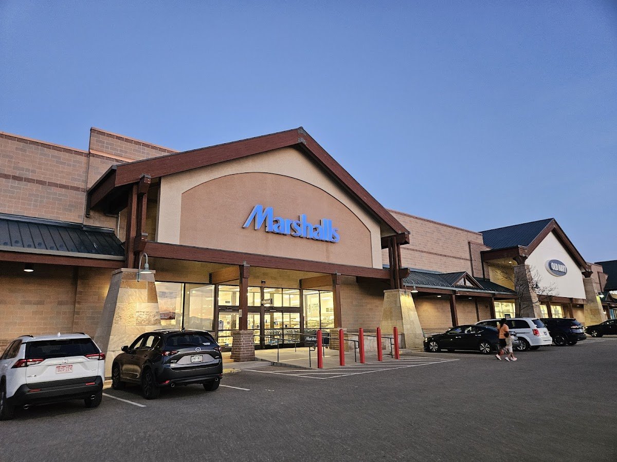 Marshalls - Photo 2