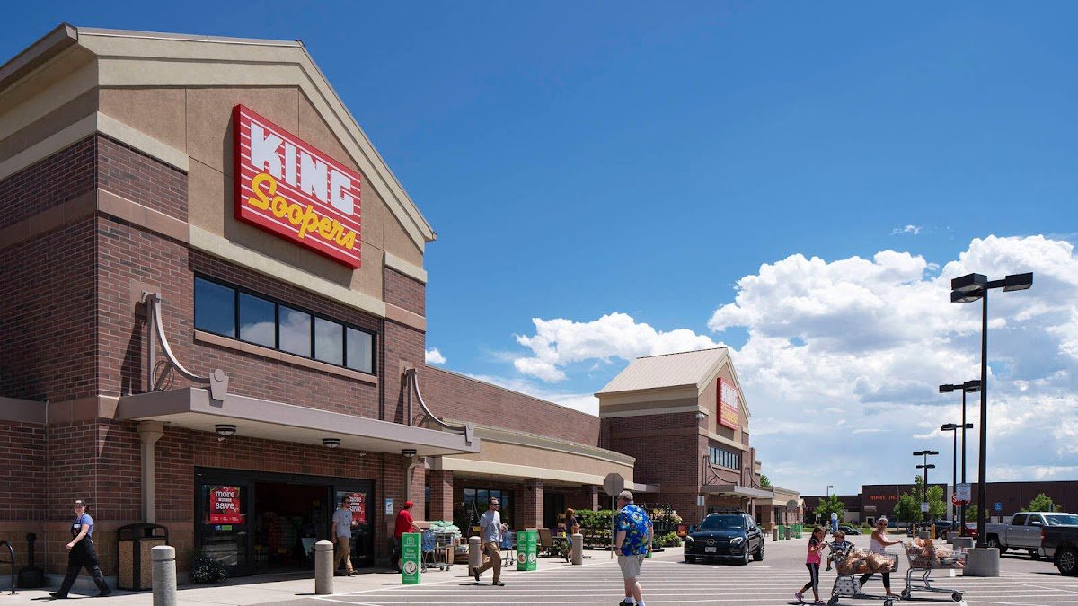 Centennial Shopping Center - Photo 4
