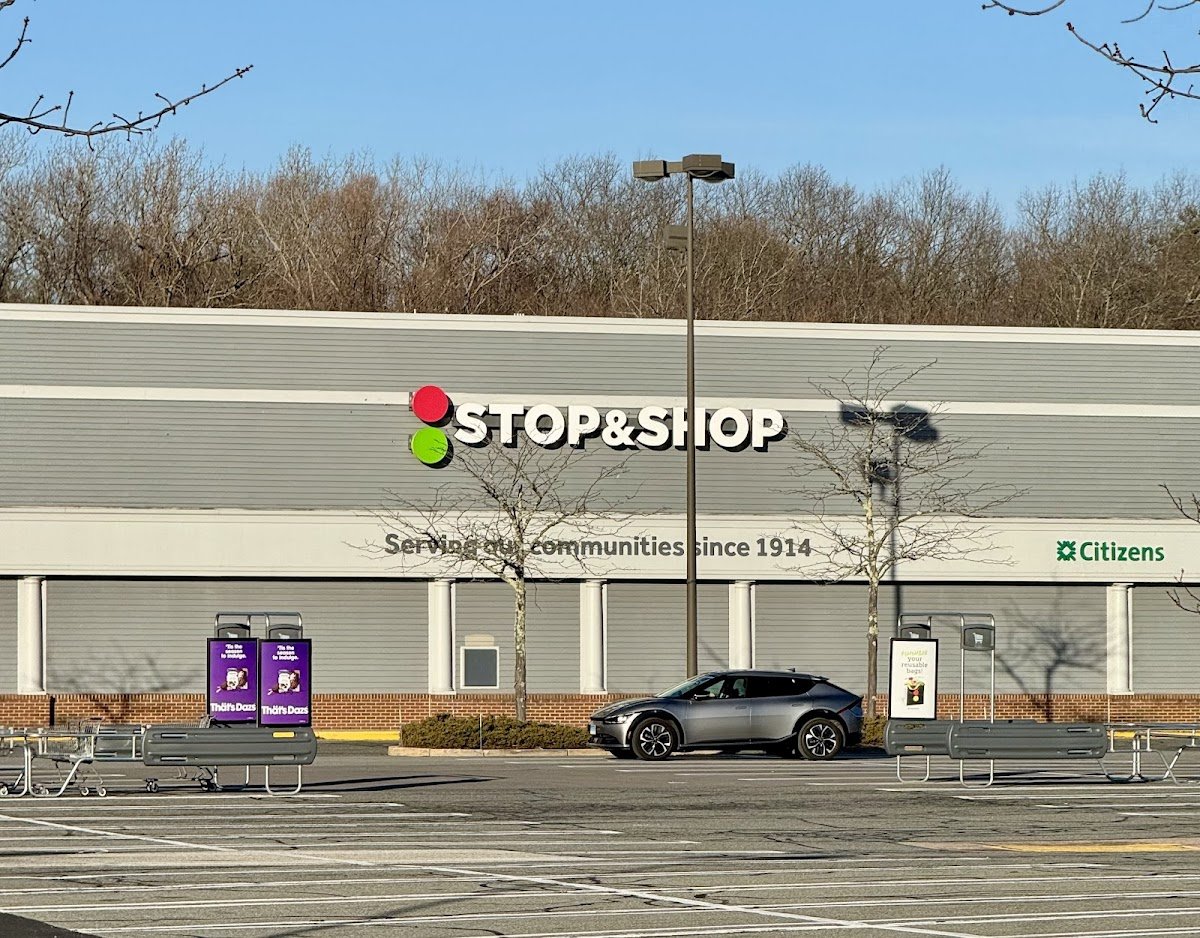Stop & Shop - Photo 3