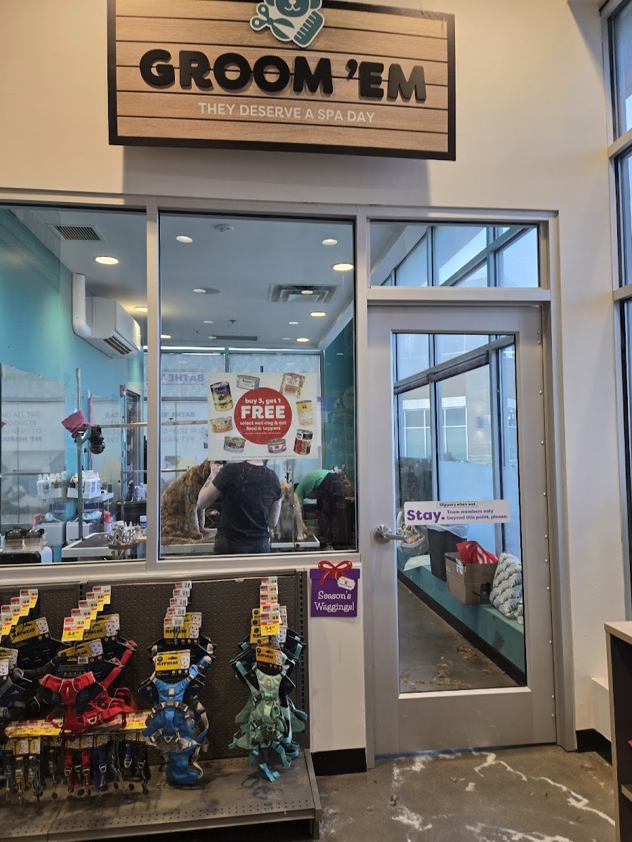 Precious M Cleaners & Laundromat - Photo 2
