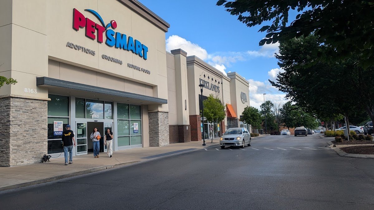PetSmart - Photo 2