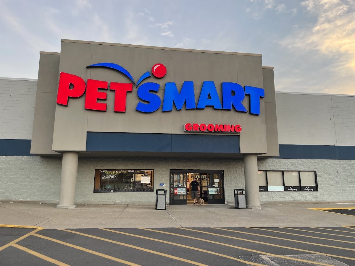 PetSmart - Photo 3