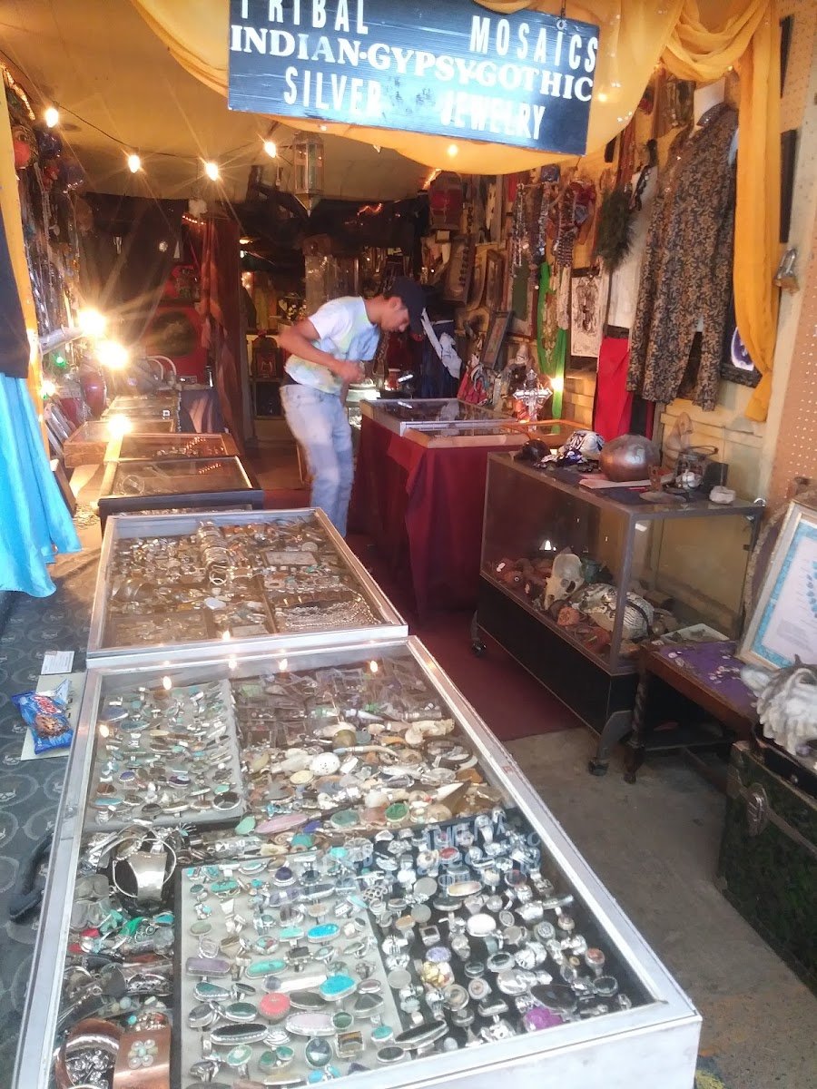 Bronco Swap Meet - Photo 3